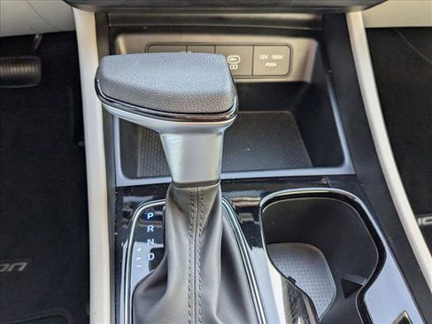 Used 2025 Hyundai Tucson SE image 14