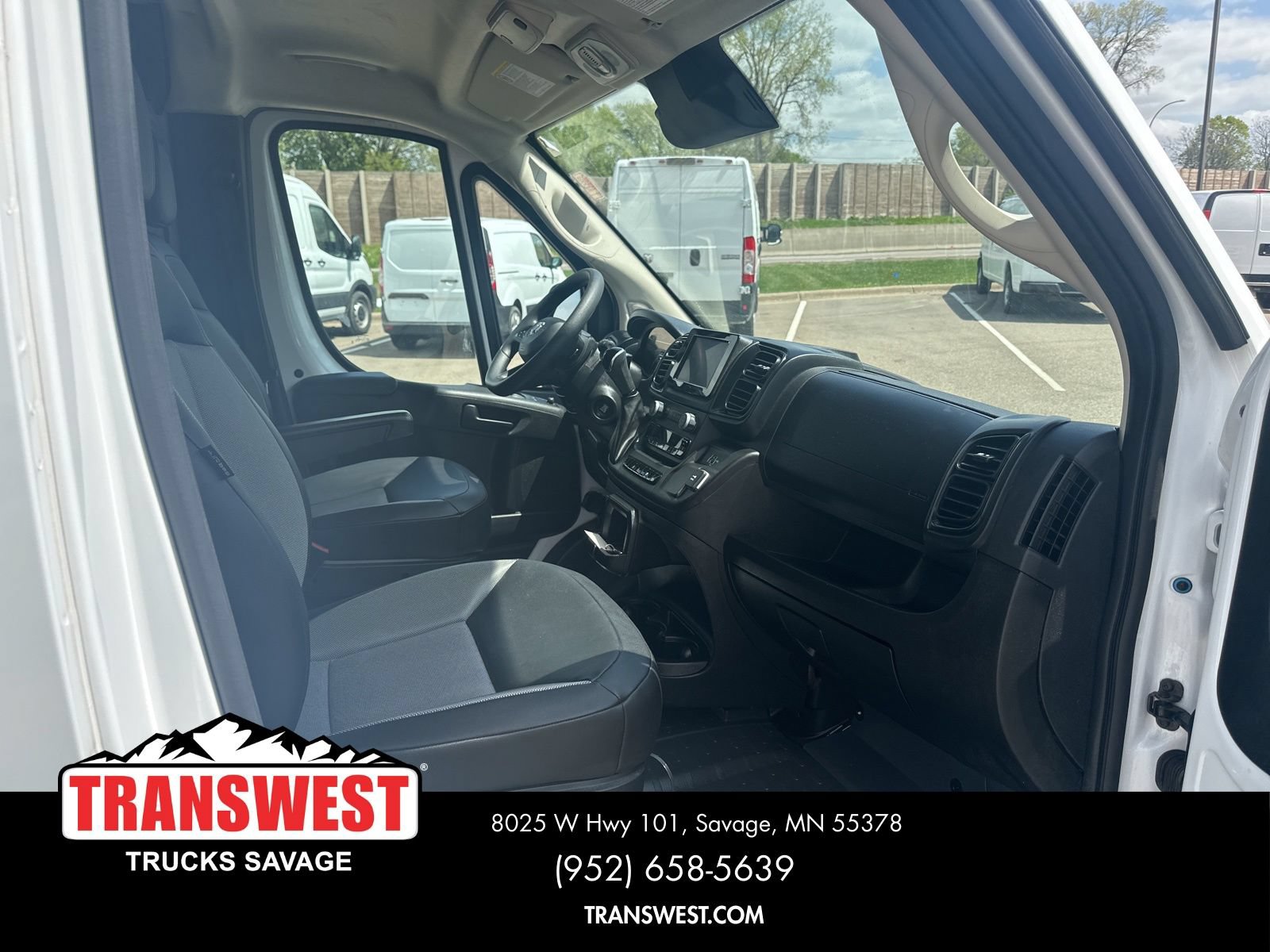 Used 2025 RAM ProMaster 2500 w/ Convenience Group FWD image 14