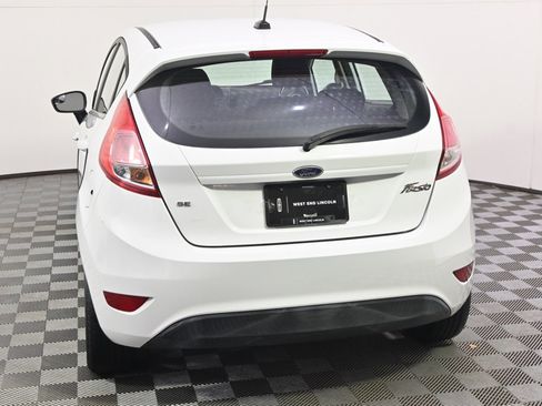 Used 2017 Ford Fiesta SE image 4