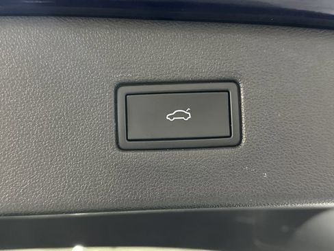 Certified 2023 Volkswagen Tiguan SEL R-Line image 13