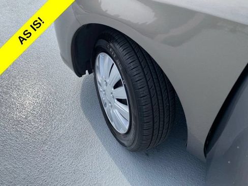 Used 2015 Nissan Versa SV FWD image 20