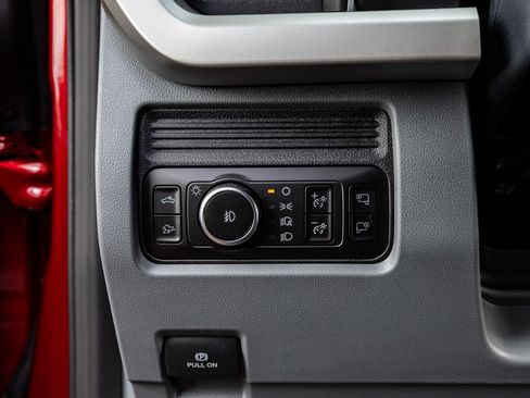 Used 2026 Ford F250 XLT w/ XLT Premium Package image 22