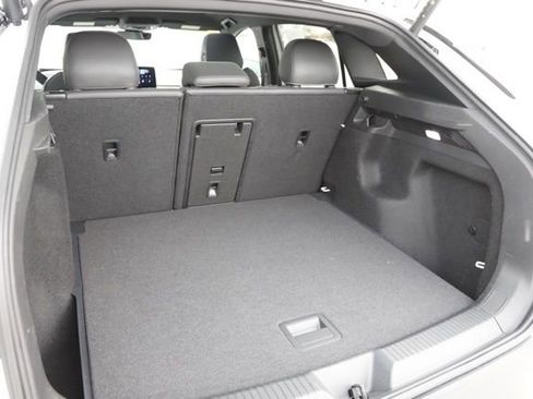 Used 2023 Volkswagen ID.4 Pro S Plus image 5