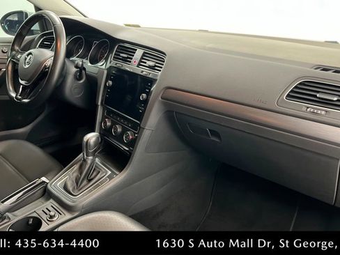 Used 2018 Volkswagen Golf SE image 24
