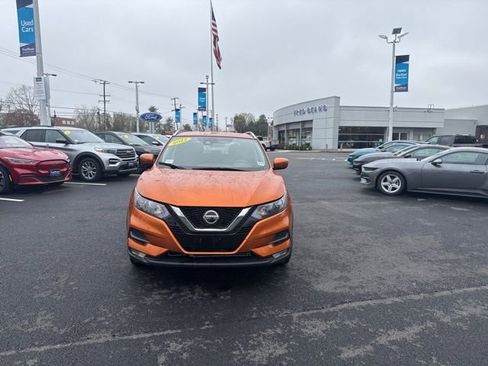 Used 2022 Nissan Rogue Sport SV image 2