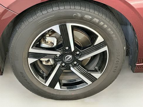 Used 2024 Nissan Sentra SV FWD image 34