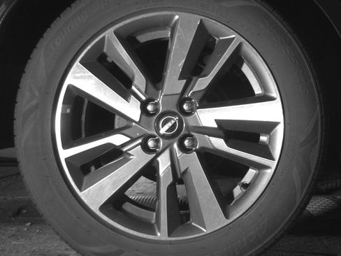 Used 2025 Nissan Versa SV FWD image 15