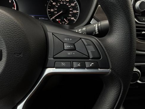 Used 2025 Nissan Altima 2.5 SV FWD image 33