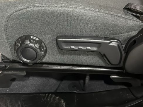 Used 2024 Jeep Wrangler Unlimited Sport AWD/4WD image 22
