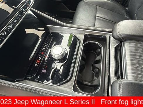 Used 2023 Jeep Wagoneer L Series II image 13
