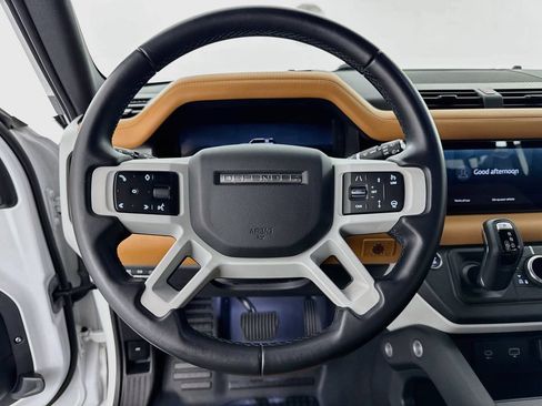 Certified 2024 Land Rover Defender 110 X-Dynamic SE AWD/4WD image 11