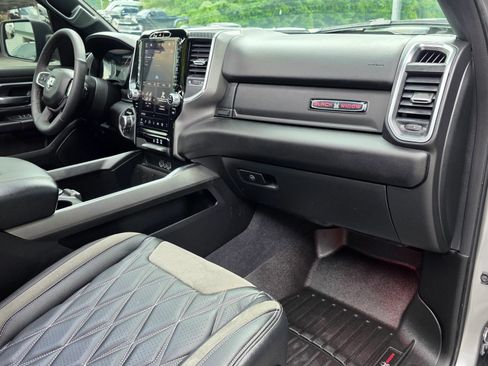 Used 2025 RAM 1500 Big Horn AWD/4WD image 35