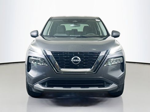 Used 2022 Nissan Rogue SV FWD image 2