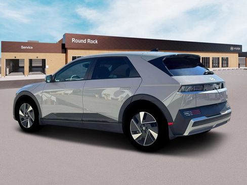 New 2026 Hyundai Ioniq 5 SEL RWD image 4