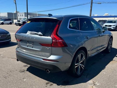 Used 2019 Volvo XC60 T6 Momentum w/ Multimedia Package image 5