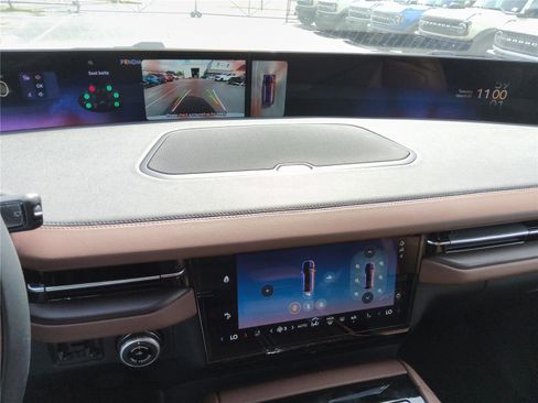 New 2026 Lincoln Navigator L Reserve AWD/4WD image 33