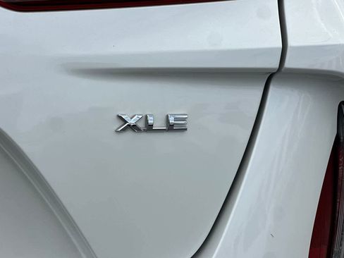 Used 2022 Toyota Prius Prime LE image 32