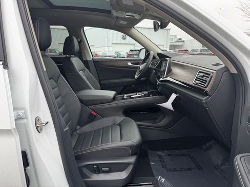Used 2025 Volkswagen Atlas SEL AWD/4WD image 26