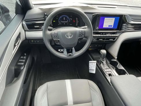 Used 2026 Toyota Camry SE image 12