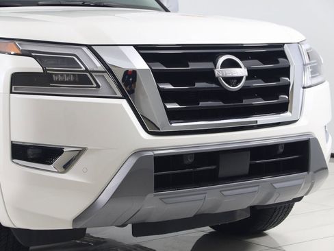 Used 2024 Nissan Armada Platinum w/ Captain's Chairs Package image 43