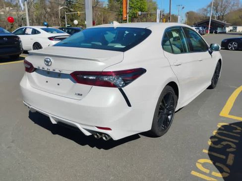 Used 2023 Toyota Camry XSE FWD image 7