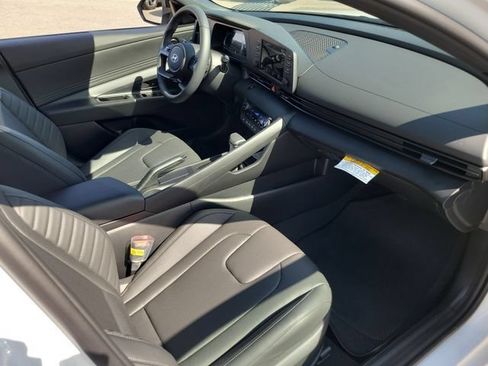 New 2026 Hyundai Elantra SEL Sport FWD image 22