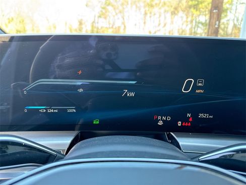 Used 2025 Cadillac Lyriq Sport image 21