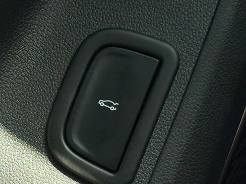 Used 2024 Chevrolet Traverse RS w/ LPO, Floor Liner Package FWD image 7