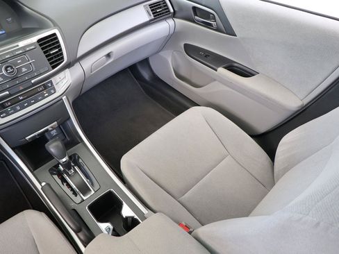 Used 2013 Honda Accord LX image 17