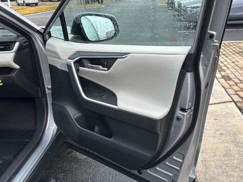 New 2025 Toyota RAV4 Limited image 12