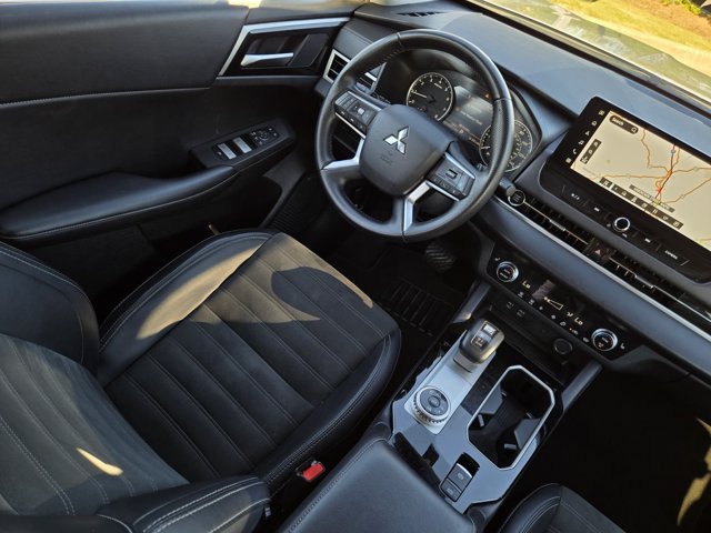 Used 2025 Mitsubishi Outlander SE AWD/4WD image 18