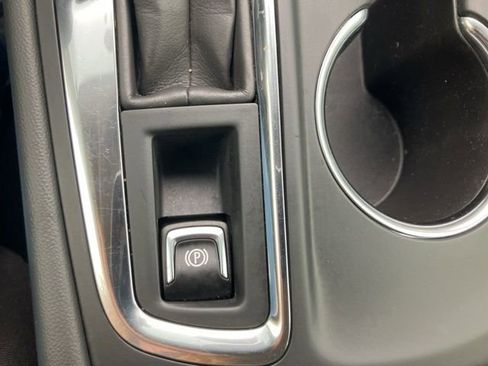 Used 2022 Chevrolet Equinox LT image 24