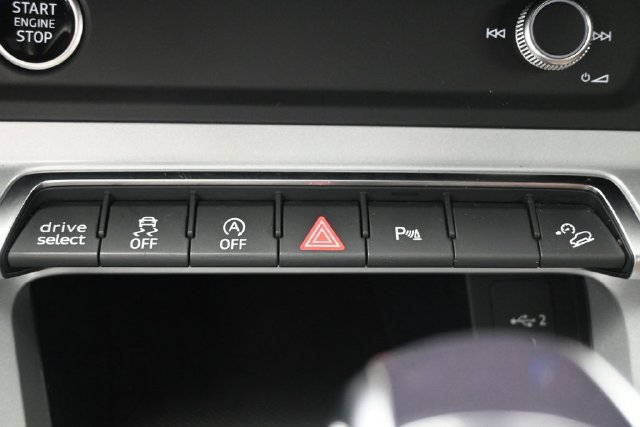 Used 2022 Audi Q3 2.0T Premium AWD/4WD image 35