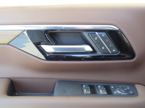 New 2026 Chevrolet Suburban High Country AWD/4WD image 19