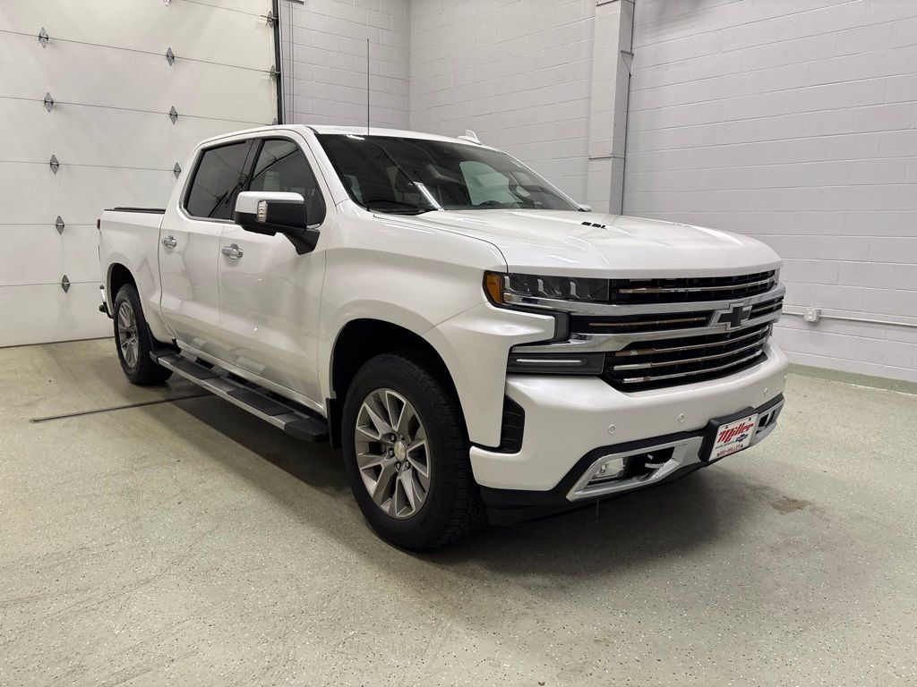 Used 2021 Chevrolet Silverado 1500 High Country w/ Technology Package AWD/4WD image 2