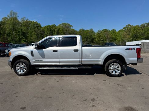 Used 2017 Ford F250 XLT w/ XLT Value Package AWD/4WD image 2