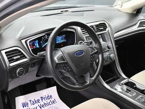 Used 2018 Ford Fusion S image 17