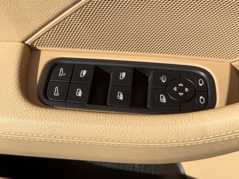 Used 2022 Porsche Panamera Platinum Edition image 18