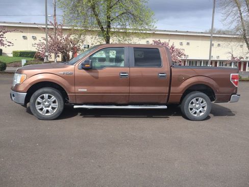 Used 2011 Ford F150 XLT w/ XLT Chrome Pkg image 3