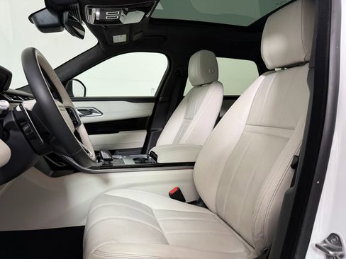 Used 2022 Land Rover Range Rover Velar R-Dynamic S image 5