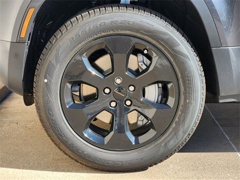 New 2026 Land Rover Defender 110 S image 7