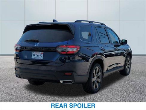 Certified 2025 Honda Pilot Sport image 7