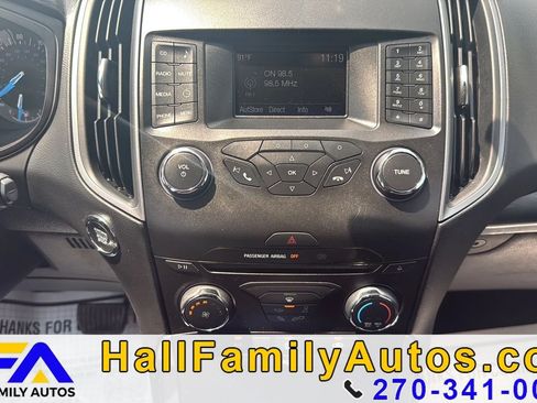 Used 2018 Ford Edge SE FWD image 14