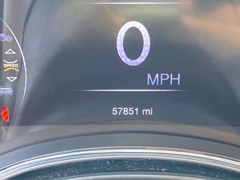 Used 2019 Jeep Grand Cherokee Laredo image 19