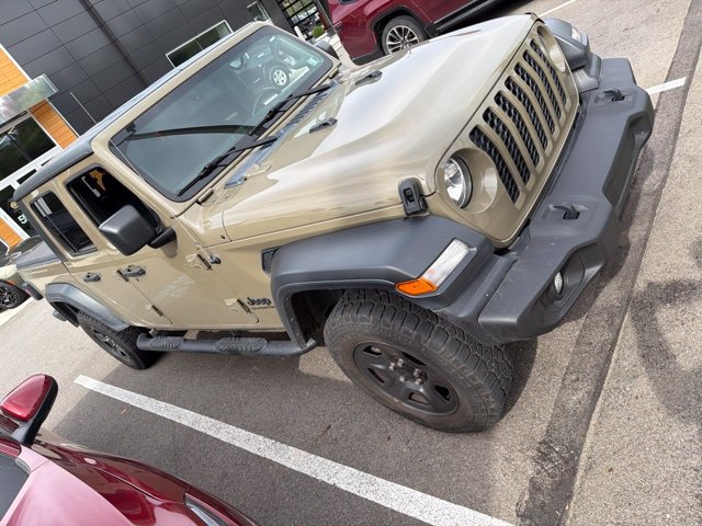 Used 2020 Jeep Gladiator Sport AWD/4WD image 2