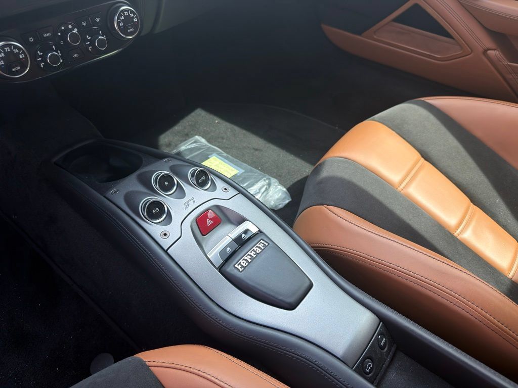 Used 2011 Ferrari 458 Italia Coupe RWD image 15