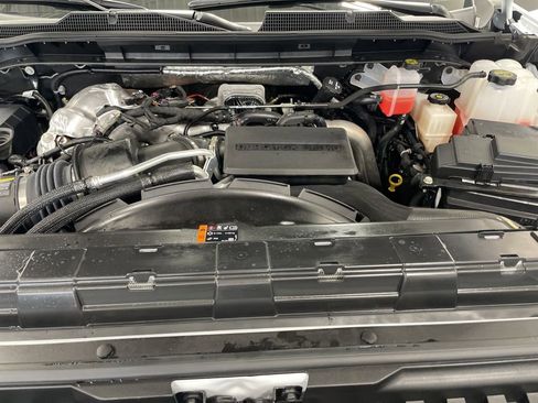 Used 2025 Chevrolet Silverado 2500 LT image 29