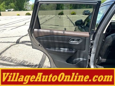 Used 2021 Nissan Rogue SL w/ Premium Package AWD/4WD image 32