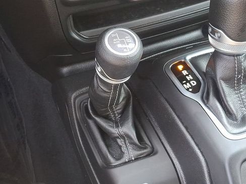 Used 2025 Jeep Wrangler Unlimited Sahara w/ Safety Group AWD/4WD image 28