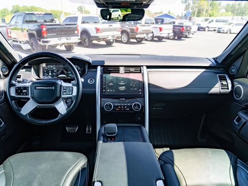 Used 2022 Land Rover Discovery HSE R-Dynamic AWD/4WD image 22